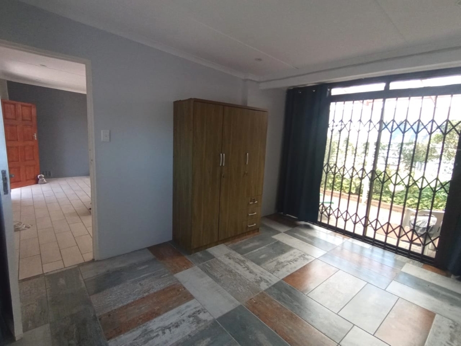 5 Bedroom Property for Sale in Berea Eastern Cape